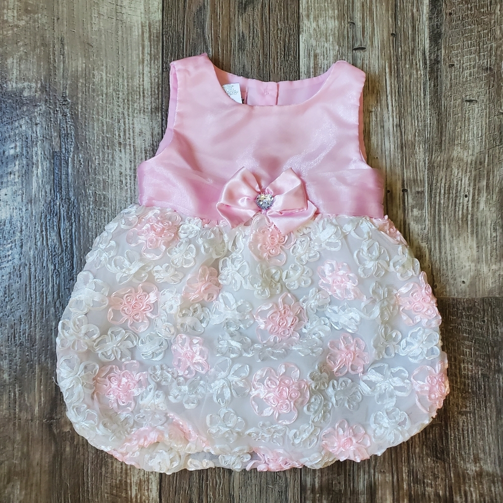 Nauvette Baby Pink and White Flower Dress w/ Bow and Flowers (9 Months)